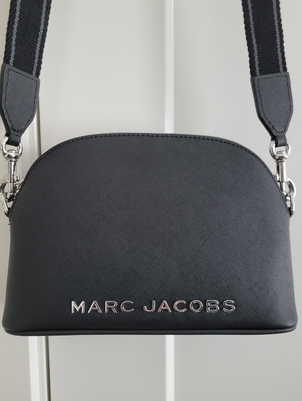 NWT Marc Jacobs Black Crossbody Camera Bag with Logo Strap